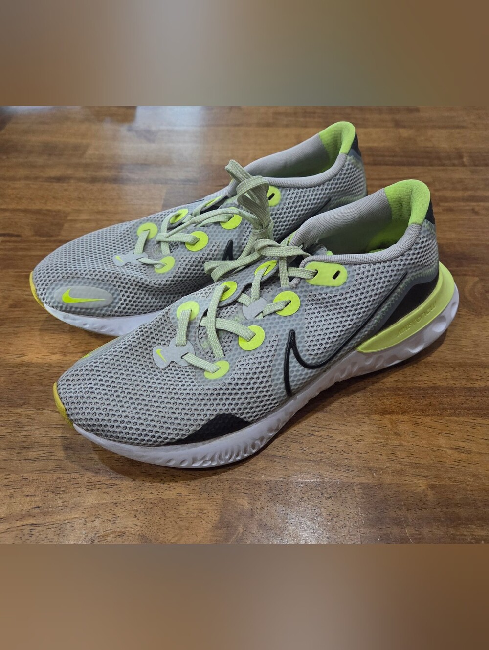 Nike Renew Run Grey Fog Volt